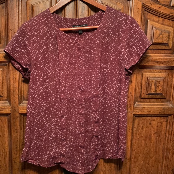 Banana Republic Tops - Banana Republic short sleeve burgundy blouse